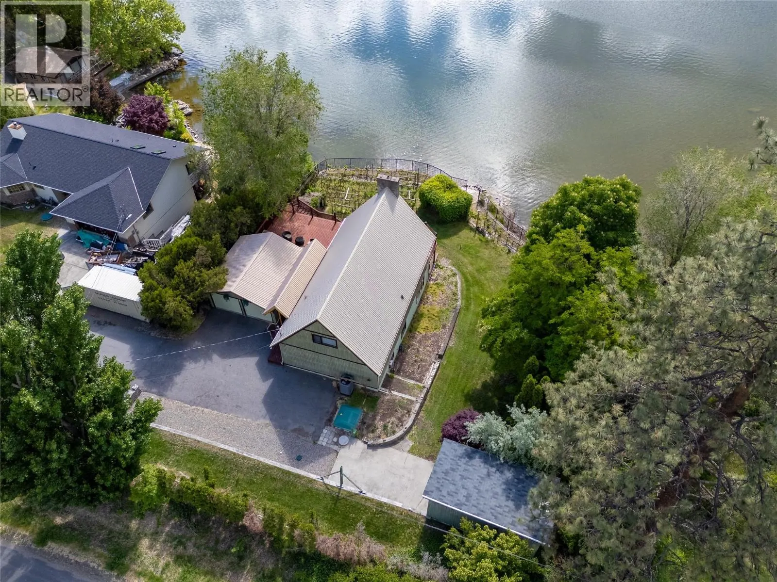 3104 Vaseux Lake Crescent