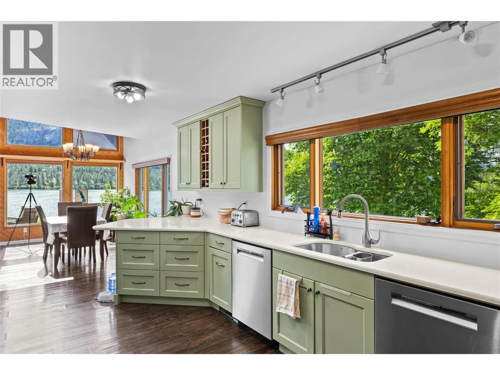 3104 Vaseux Lake Crescent