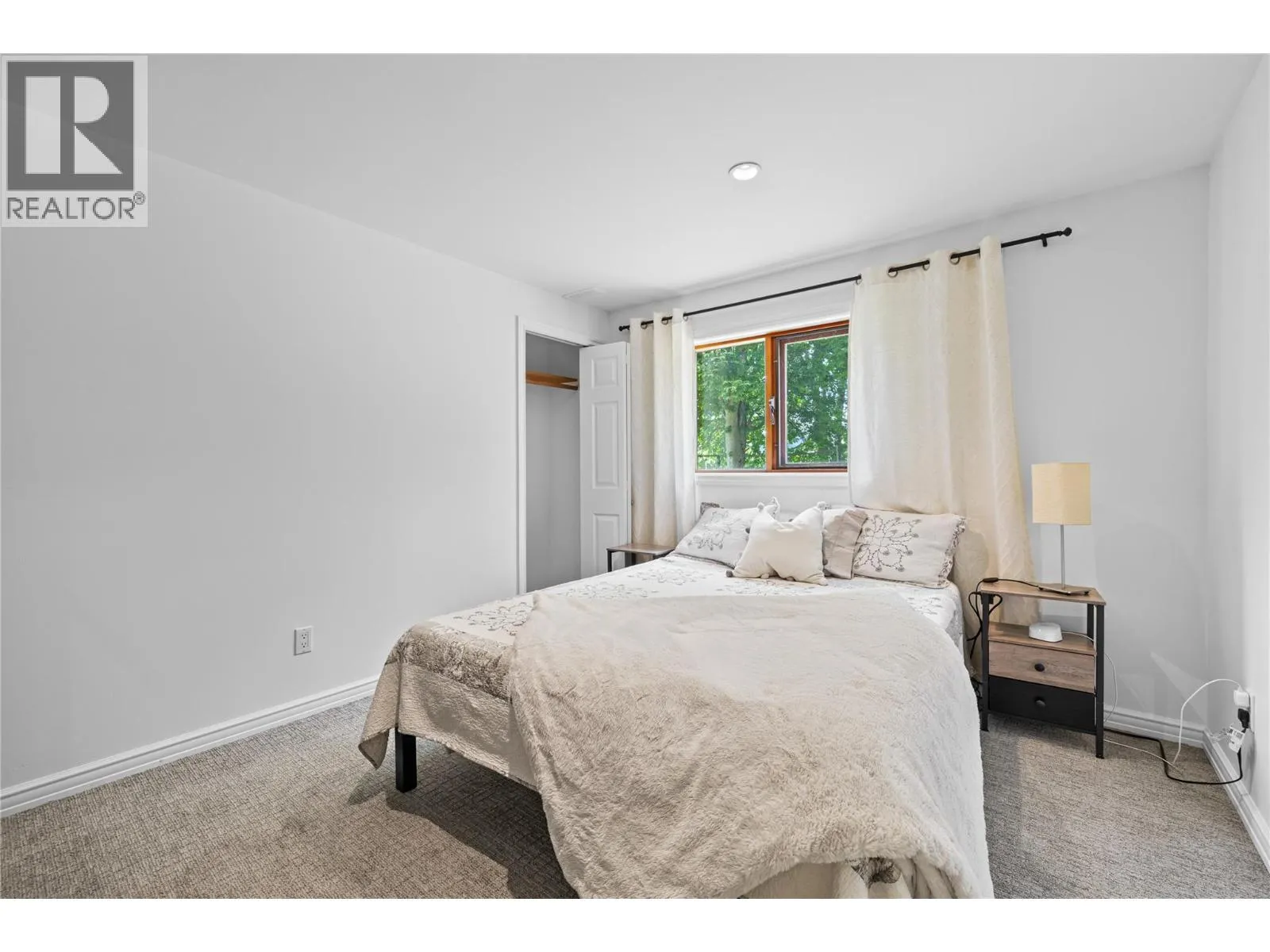 3104 Vaseux Lake Crescent