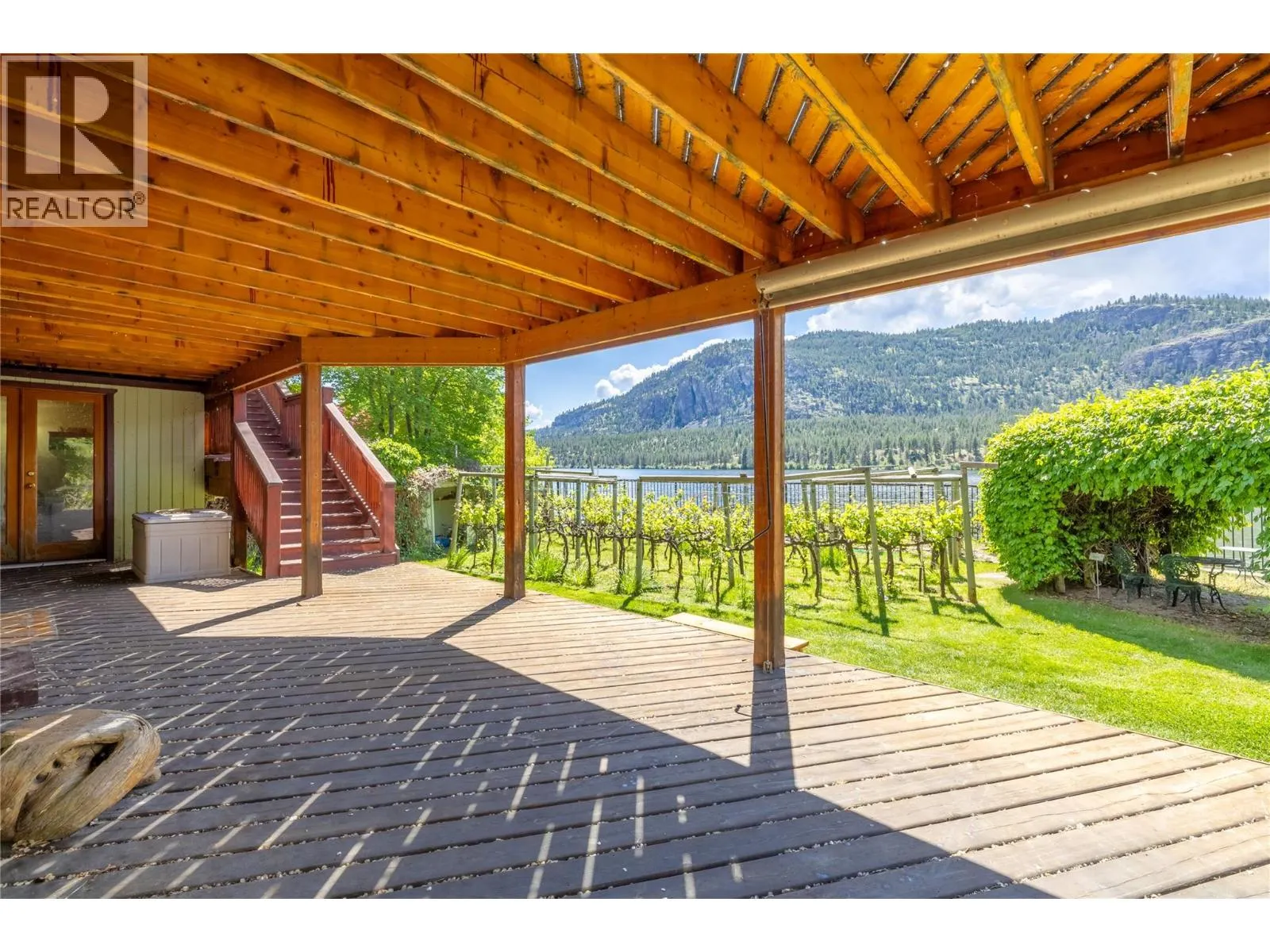 3104 Vaseux Lake Crescent