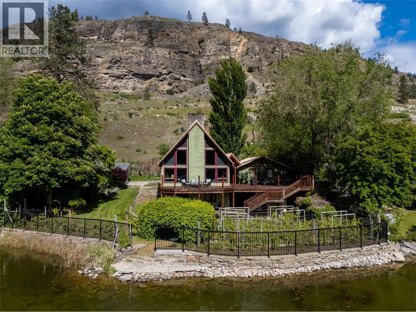 3104 Vaseux Lake Crescent