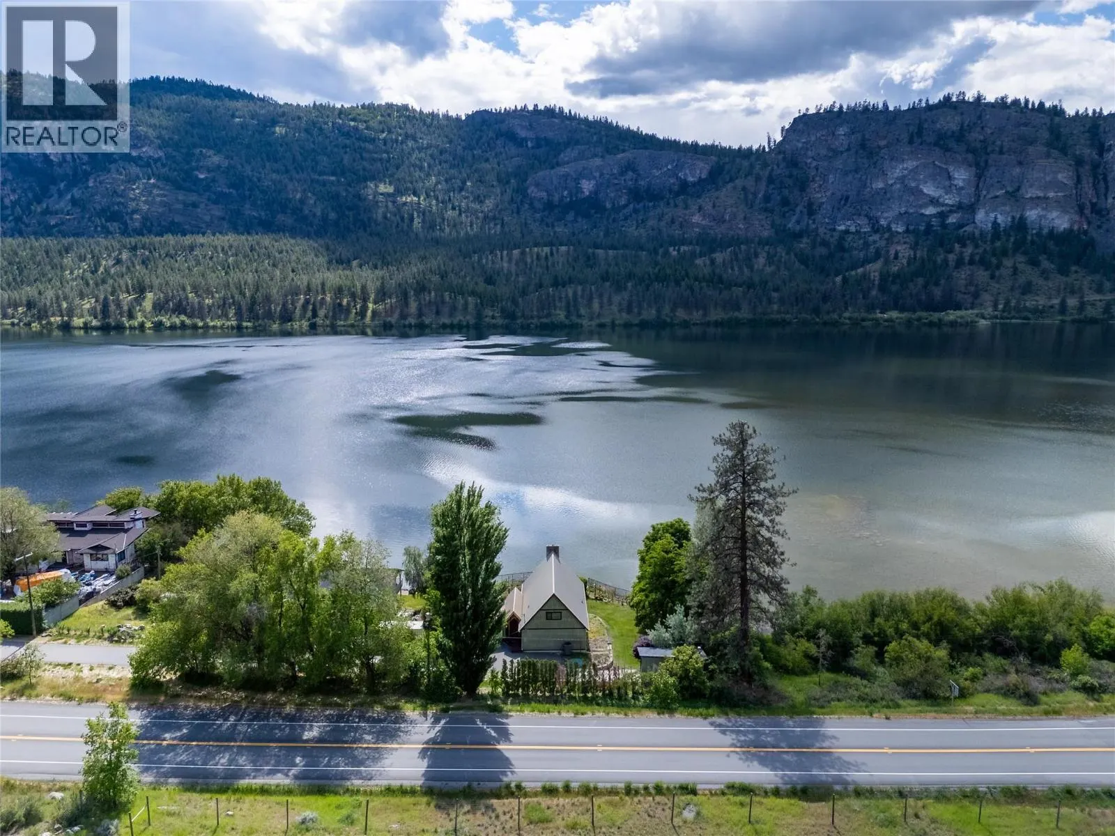 3104 Vaseux Lake Crescent