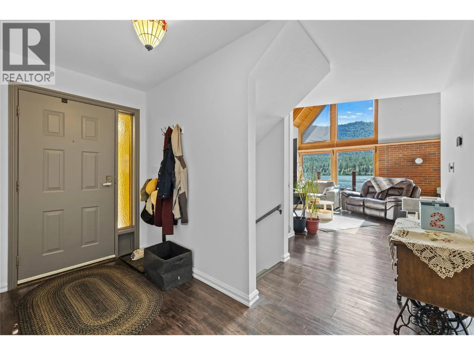 3104 Vaseux Lake Crescent