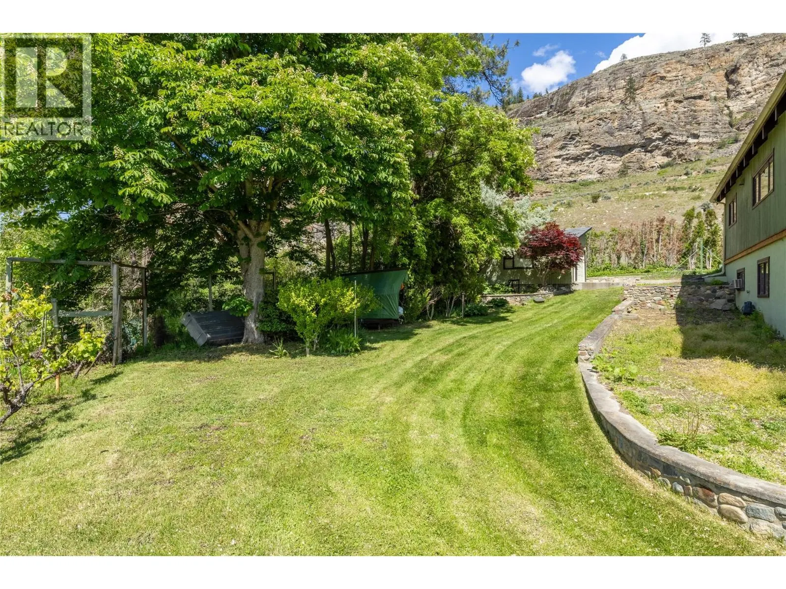 3104 Vaseux Lake Crescent