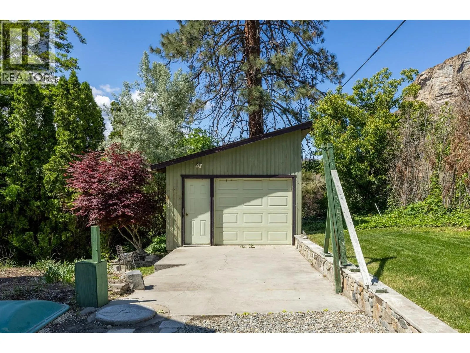 3104 Vaseux Lake Crescent