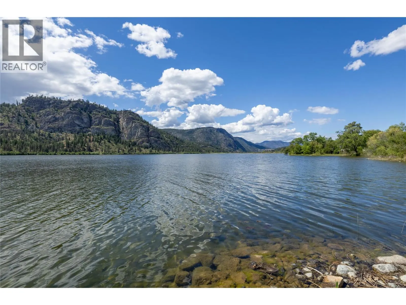 3104 Vaseux Lake Crescent