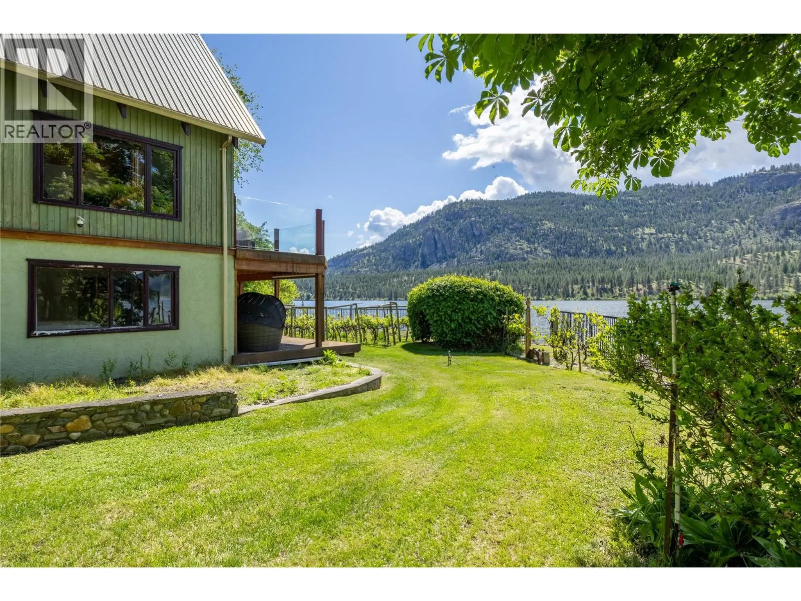 3104 Vaseux Lake Crescent