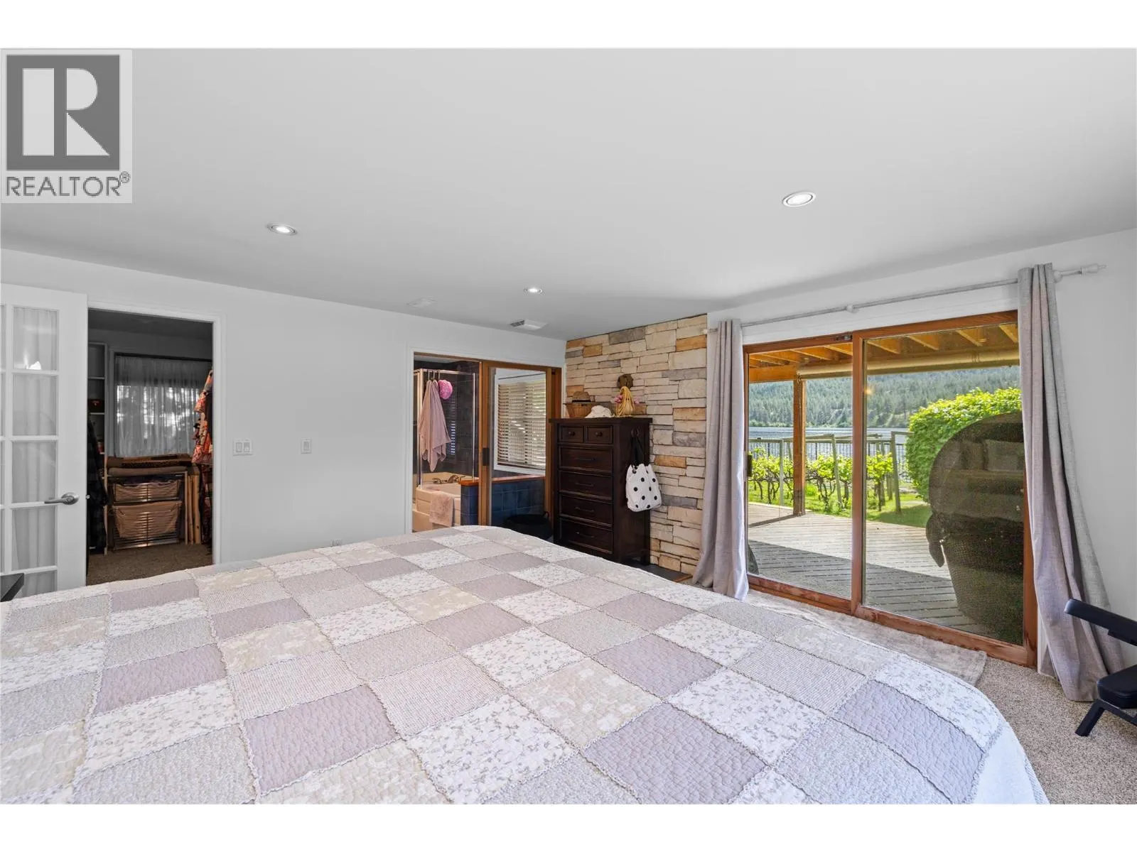 3104 Vaseux Lake Crescent