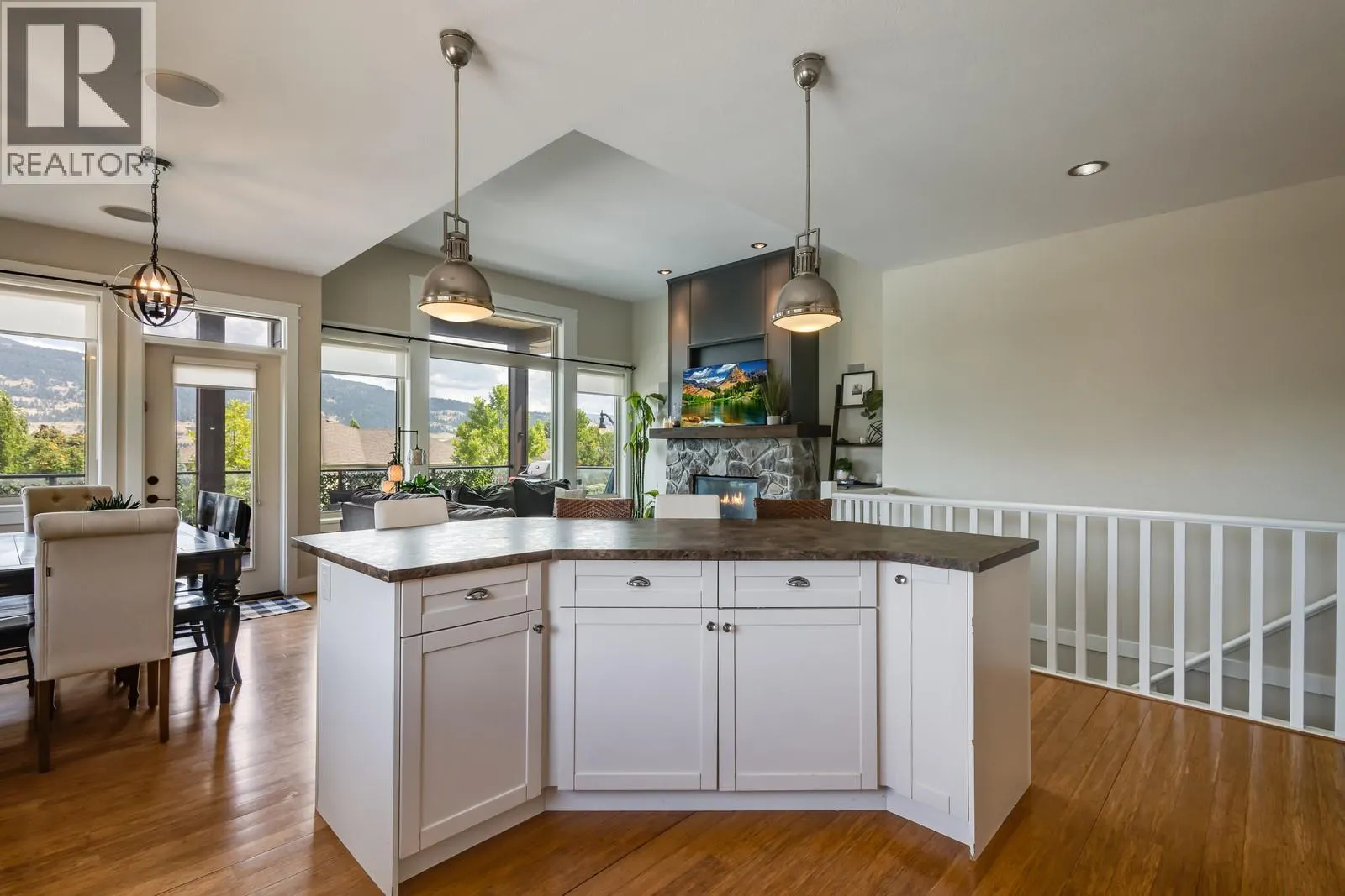 13074 Lake Hill Drive