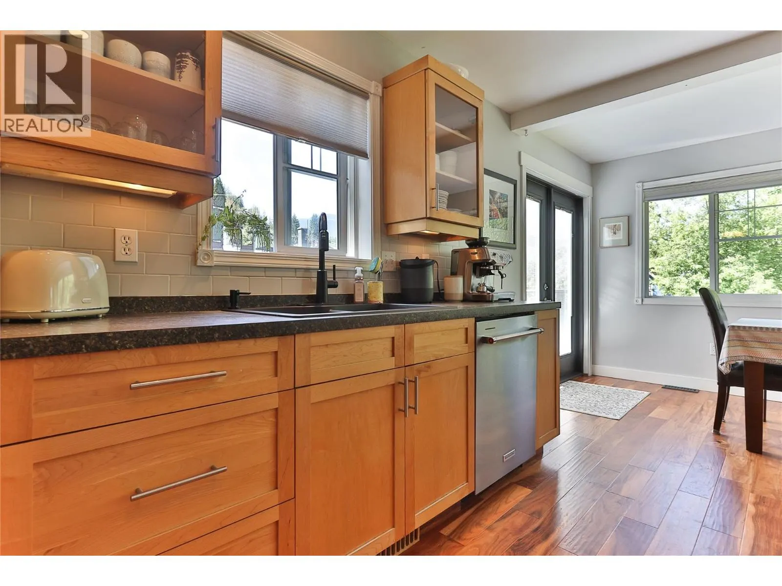 305 Sixth Street