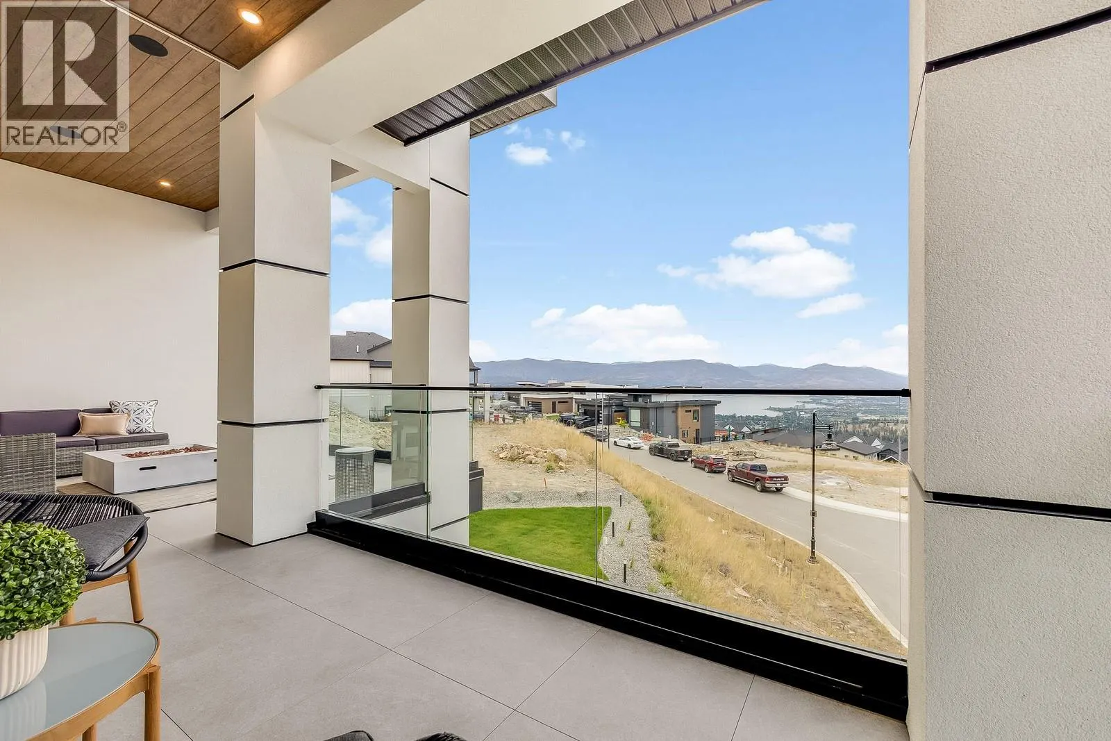 1122 Pearcy Court
