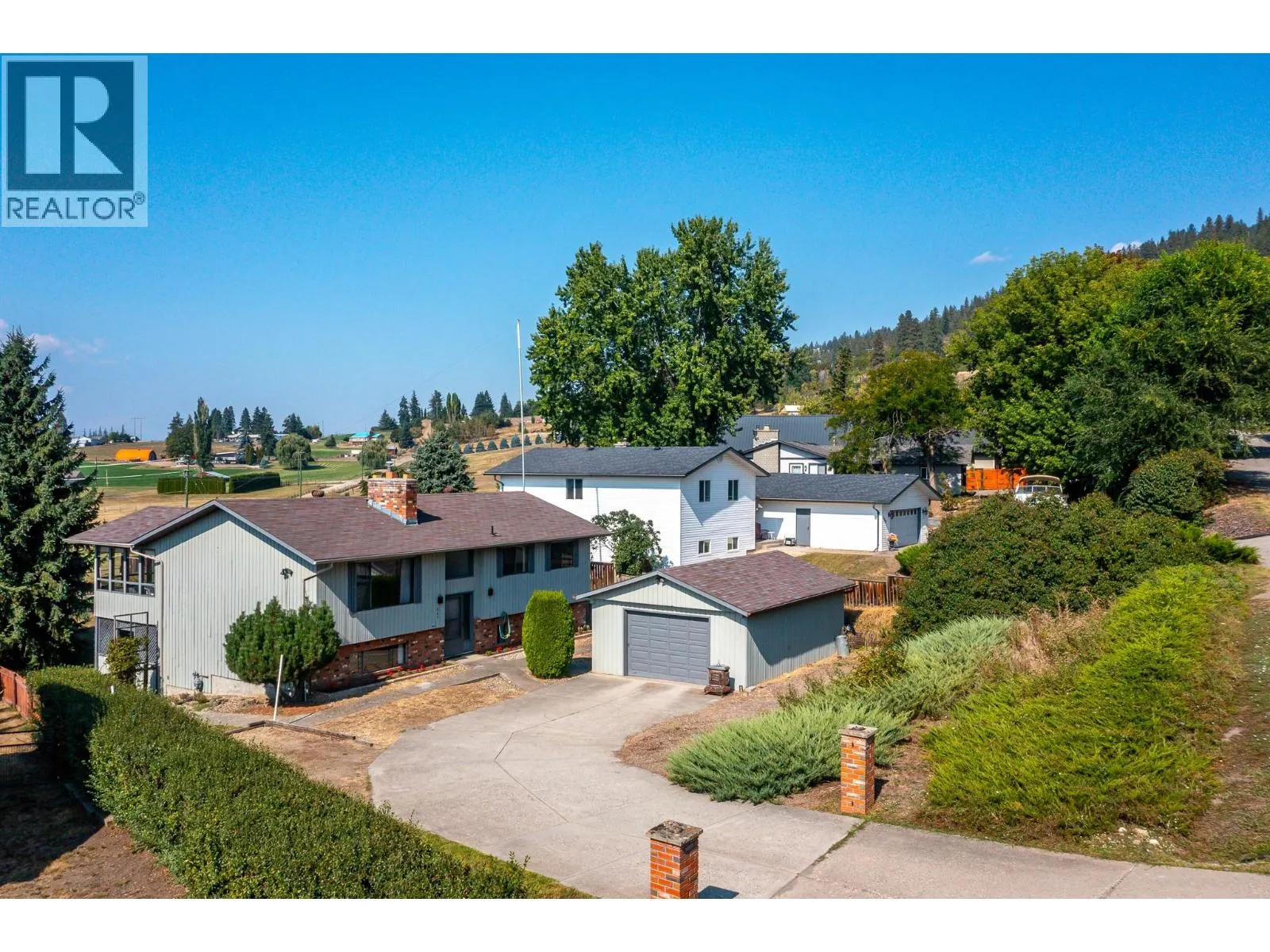 547 Robin Road