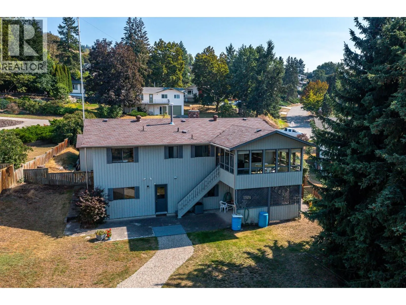 547 Robin Road