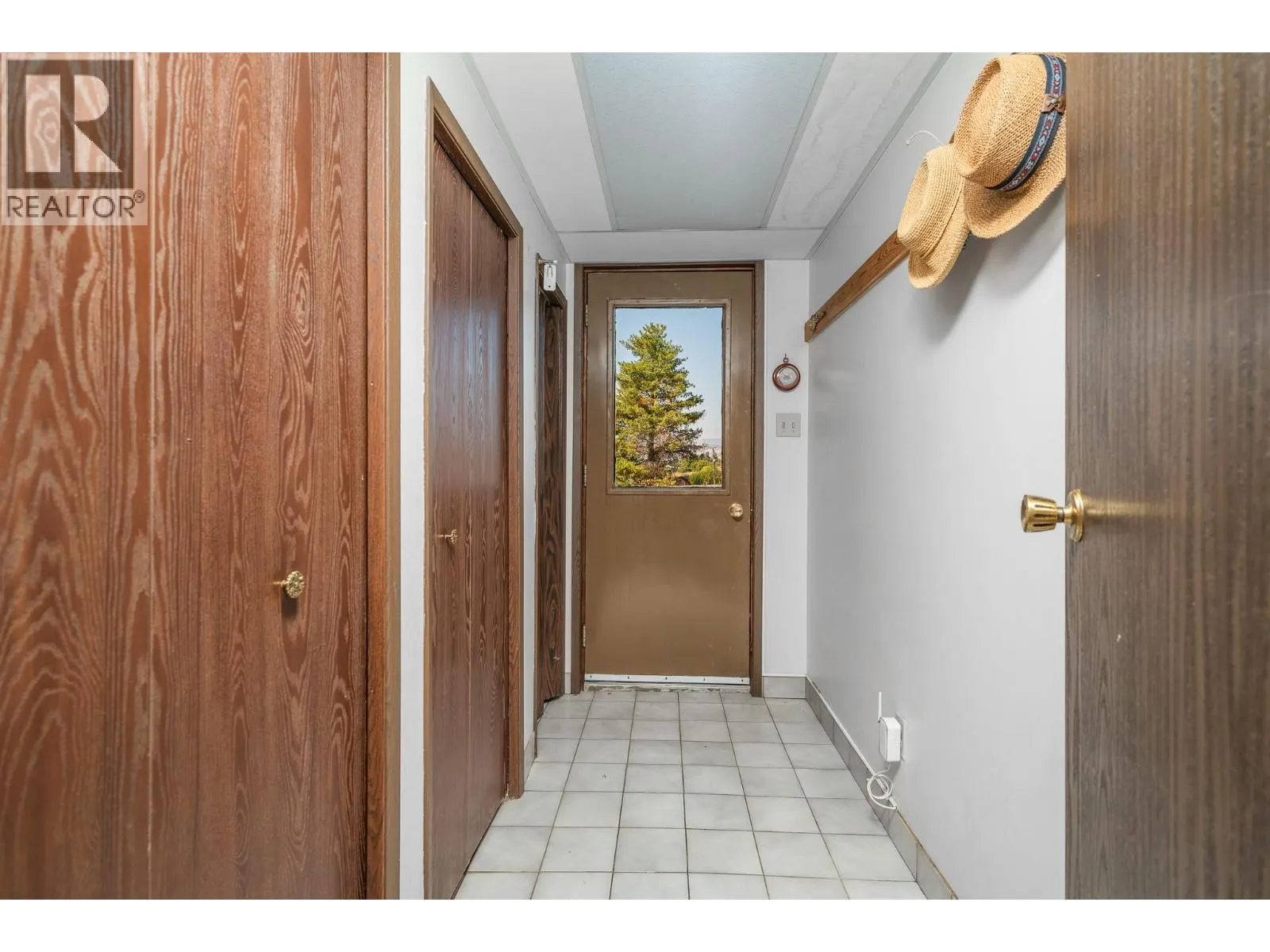 547 Robin Road