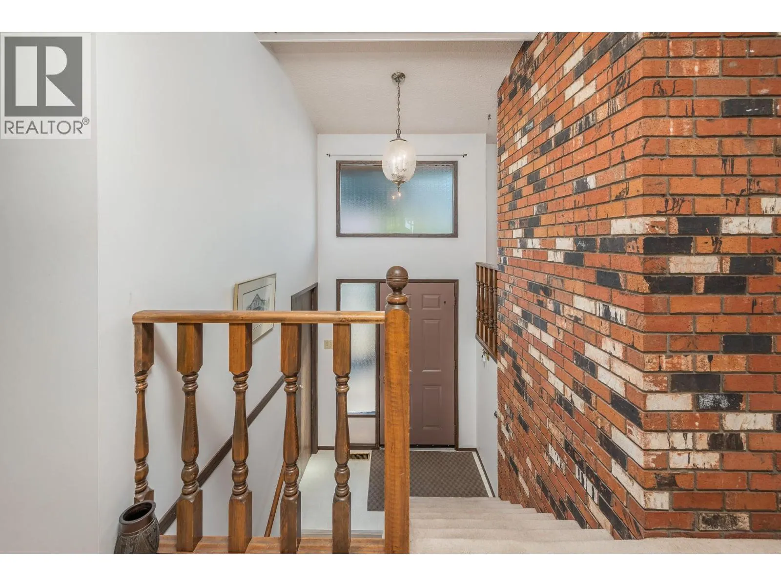 547 Robin Road