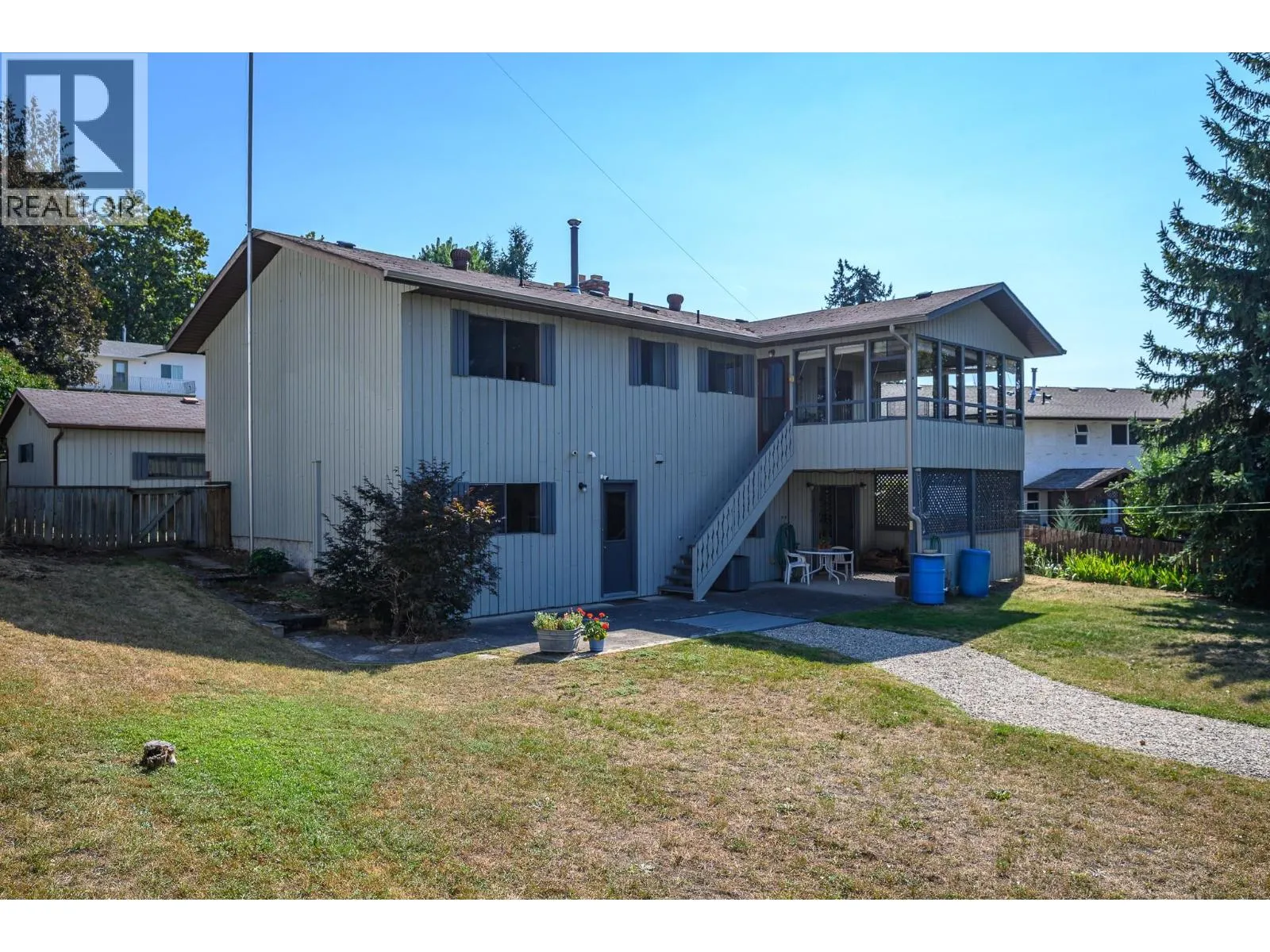 547 Robin Road