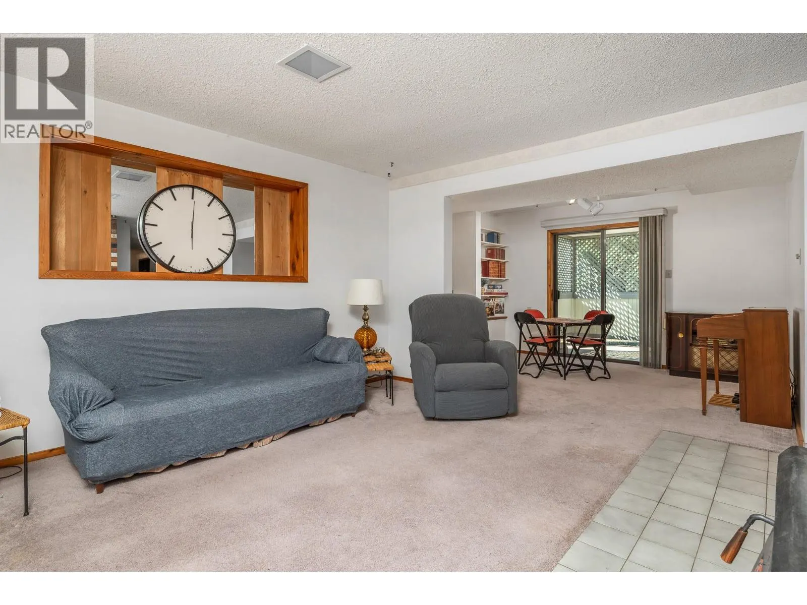 547 Robin Road