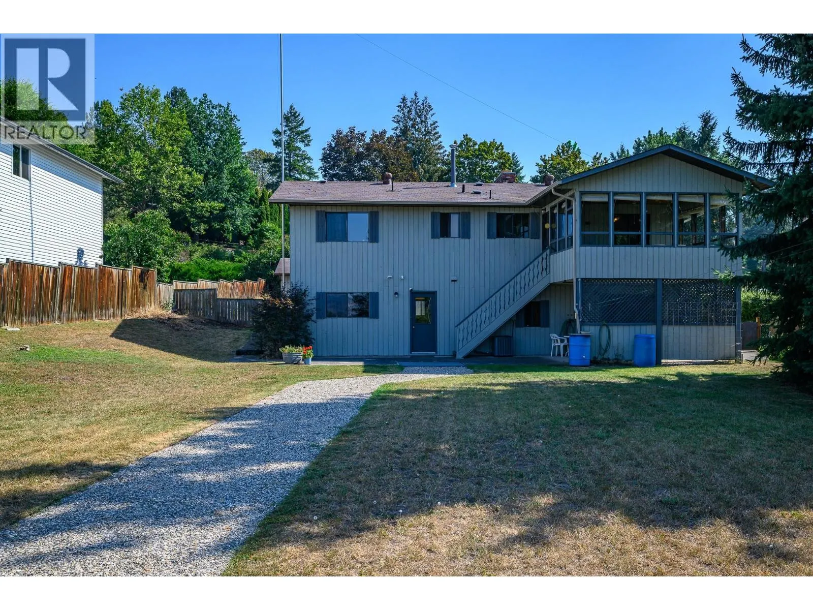 547 Robin Road