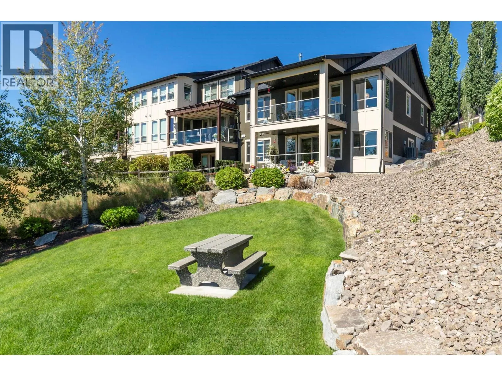 1870 Rosealee Lane Unit# 11