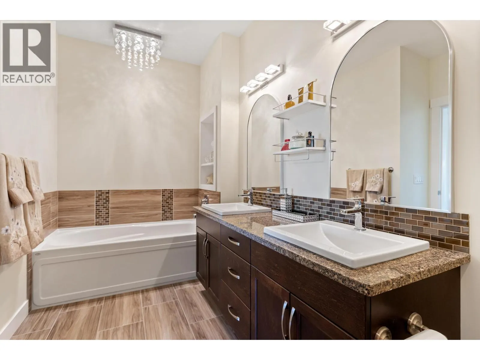 1870 Rosealee Lane Unit# 11