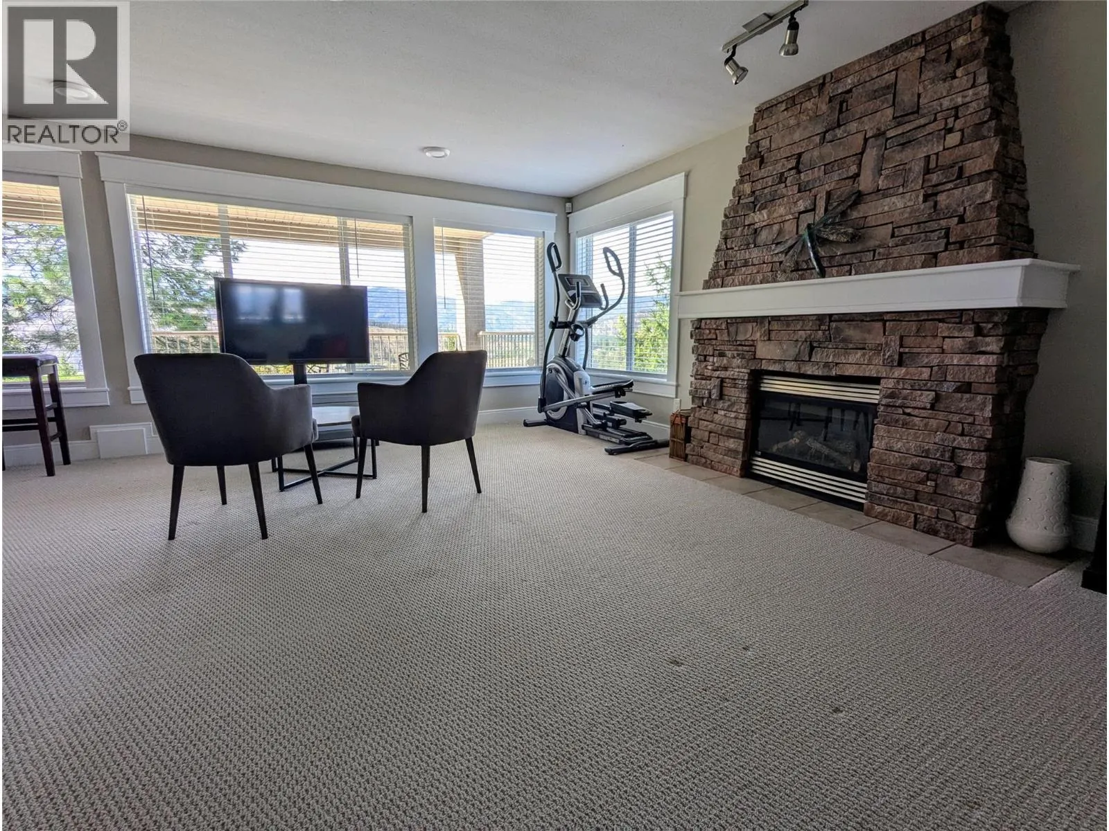 2306 Quail Run Drive