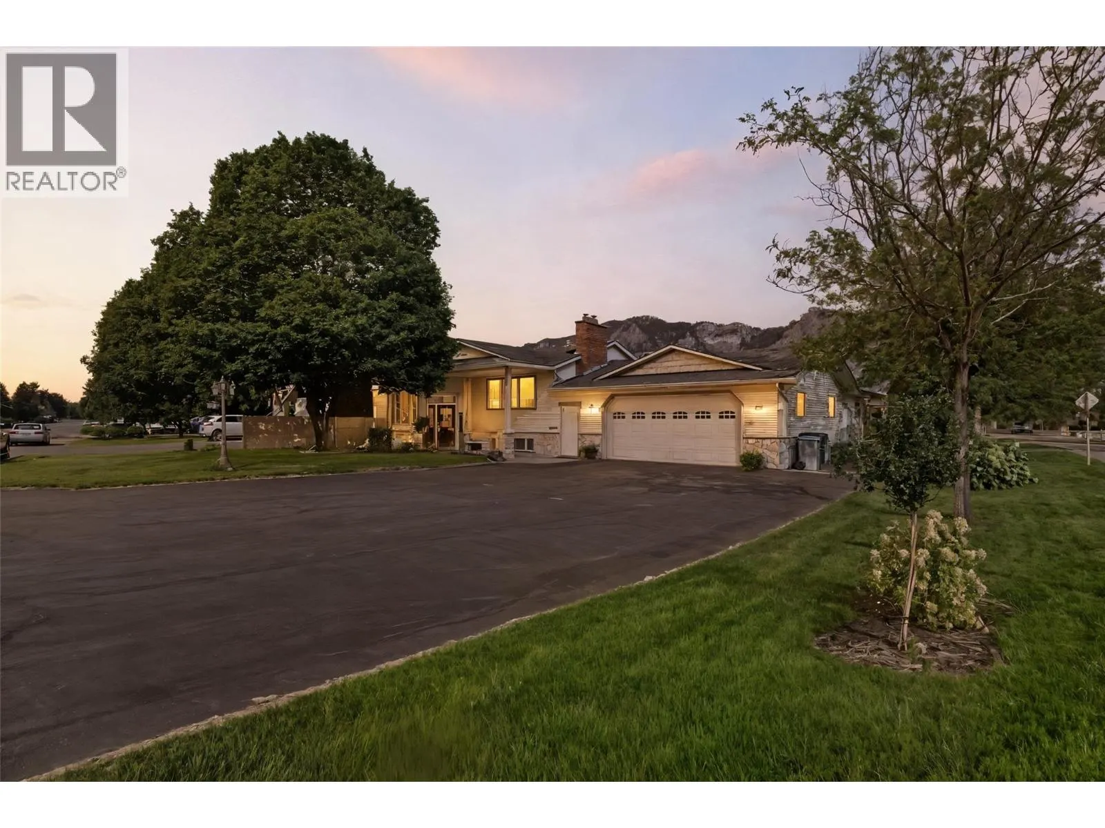5996 Todd Hill Crescent