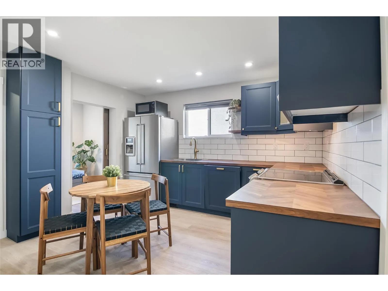 101 Seventh Street E