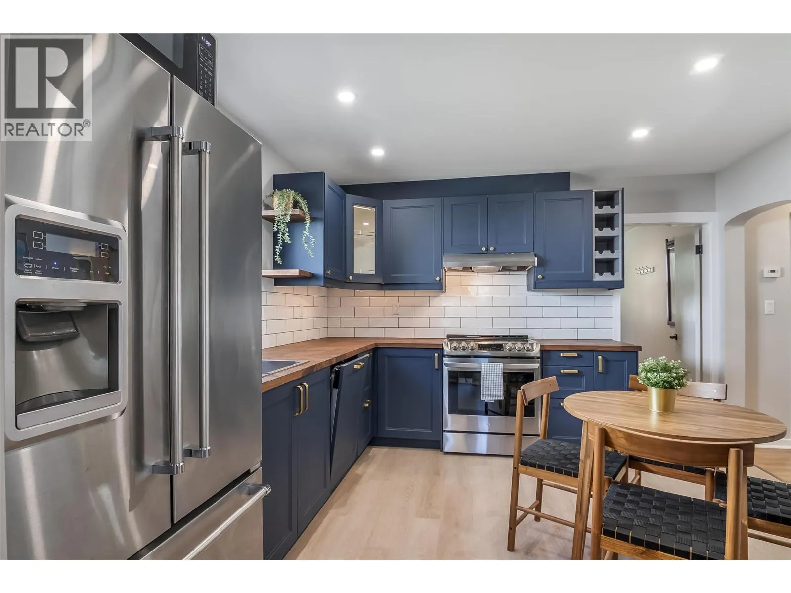 101 Seventh Street E