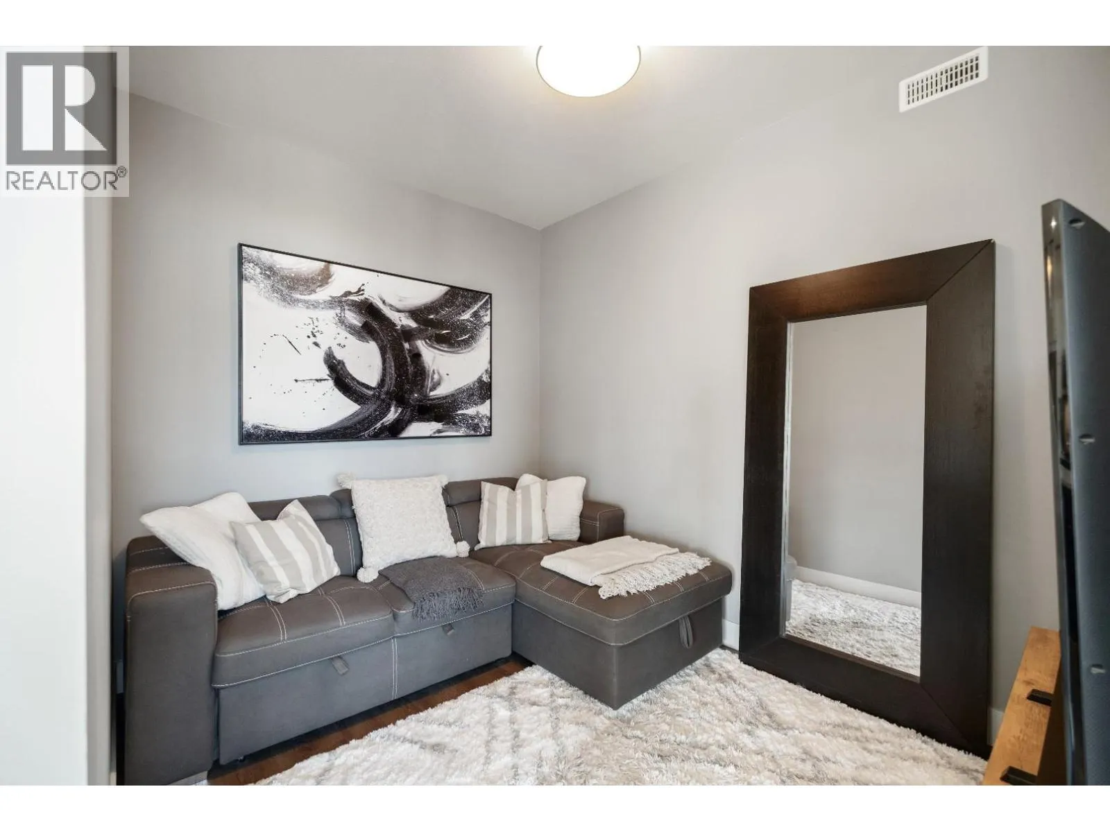 4215 Gellatly Road S Unit# 1305