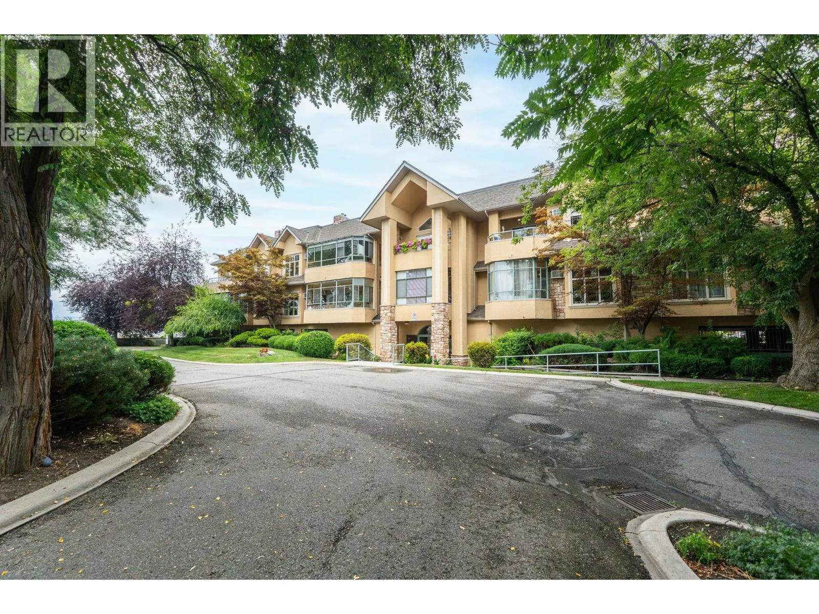 1152 Lanfranco Road Unit# 201