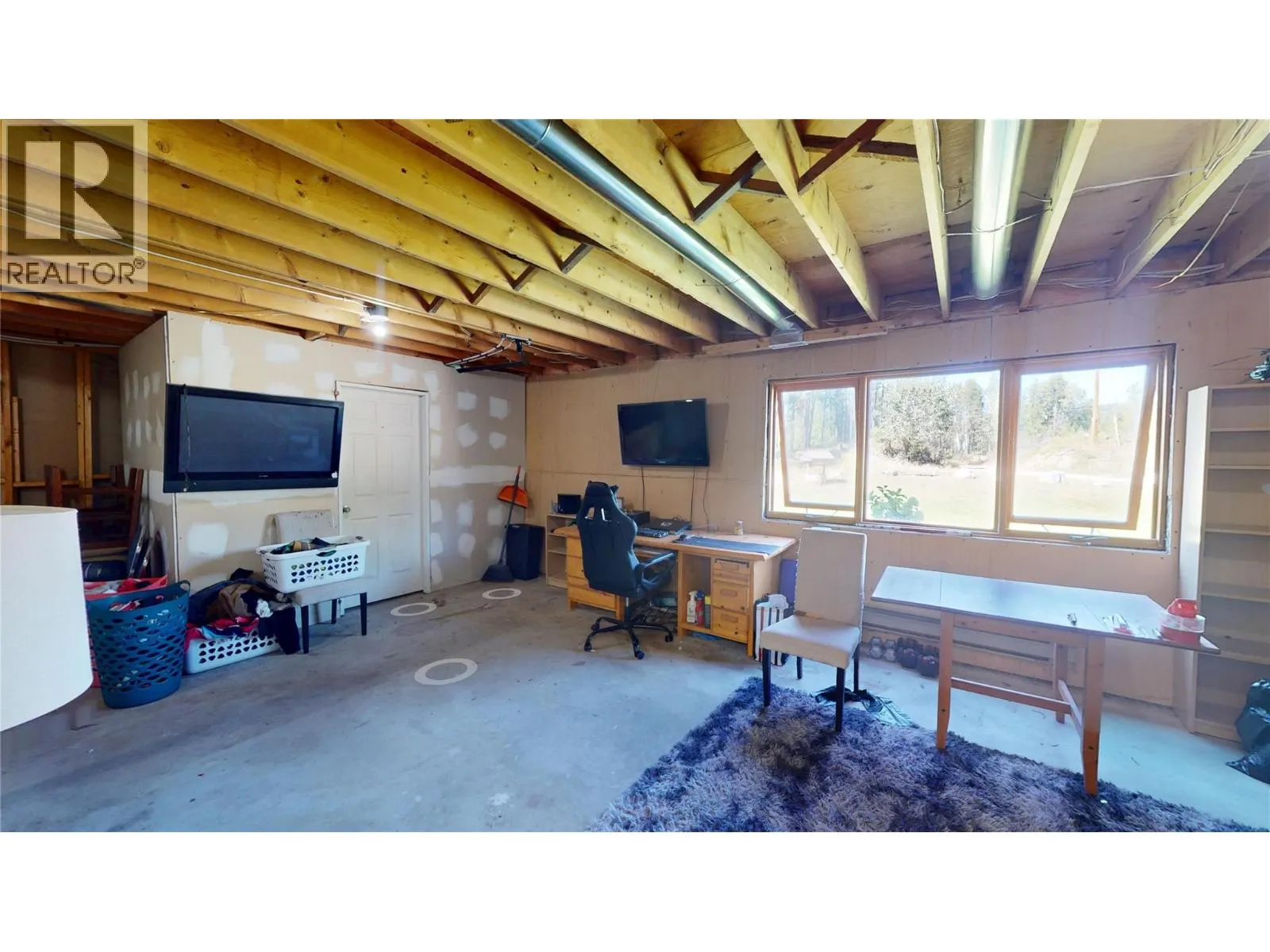5698 Hidden Valley Road