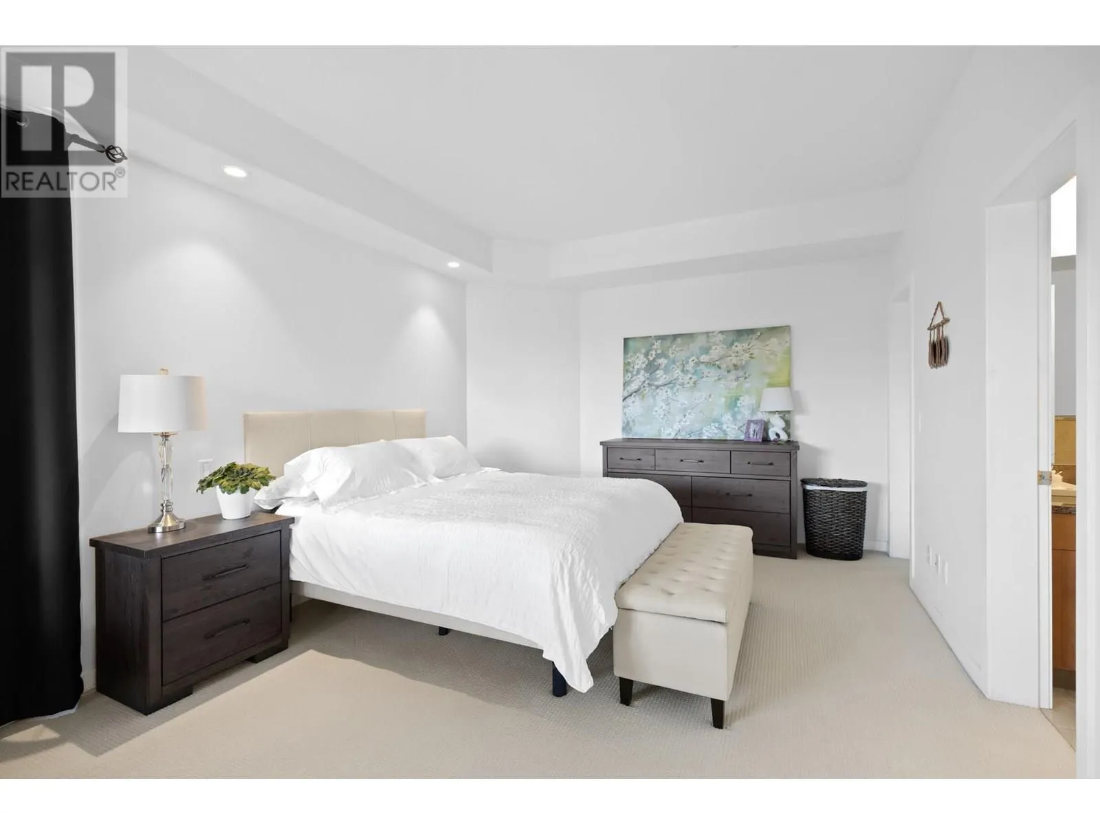 1933 Ambrosi Road Unit# 301