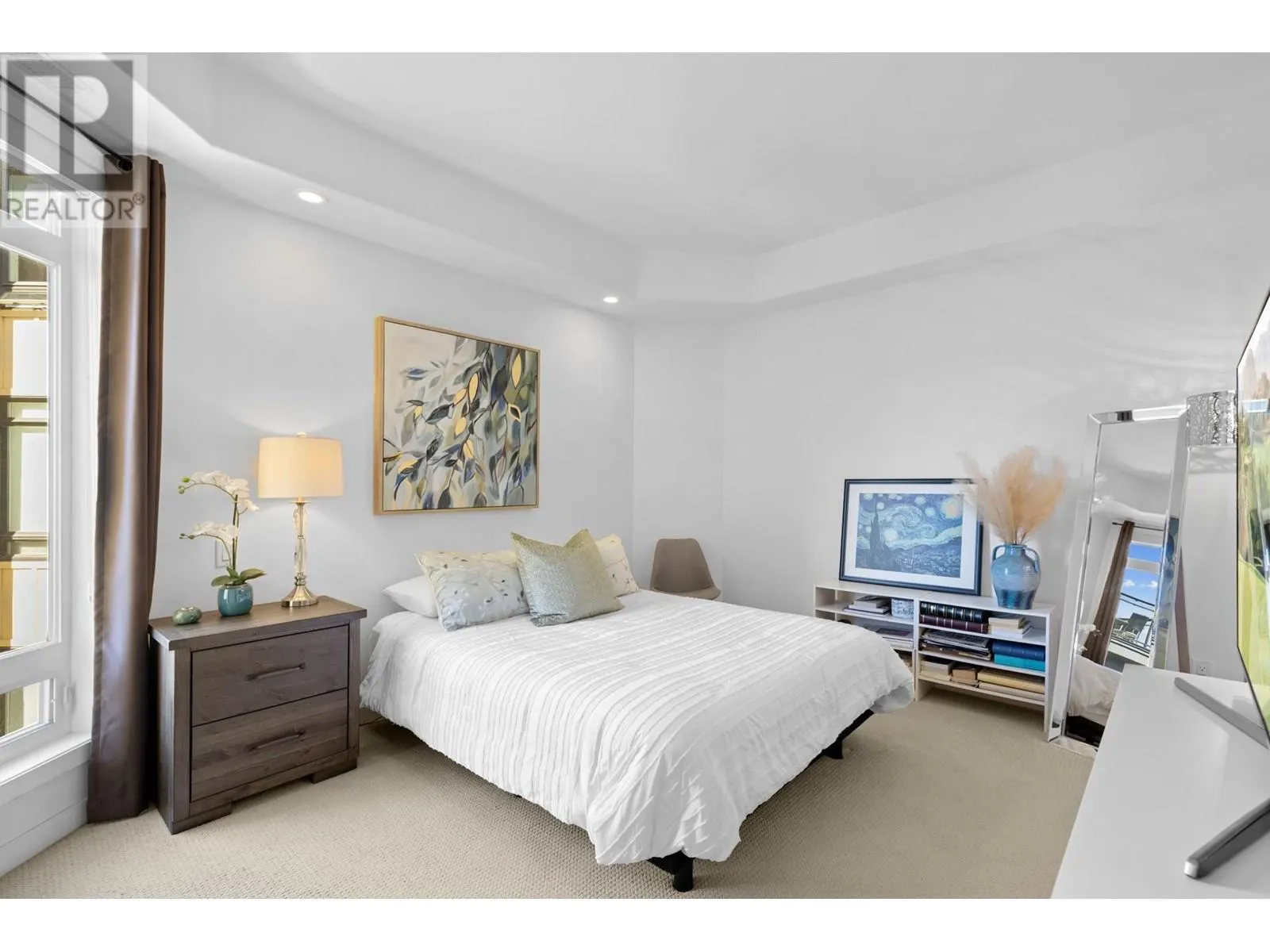 1933 Ambrosi Road Unit# 301