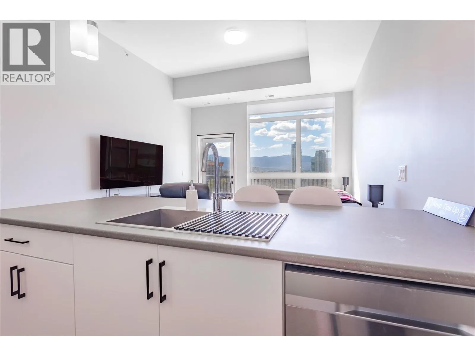 1215 St Paul Street Unit# 606