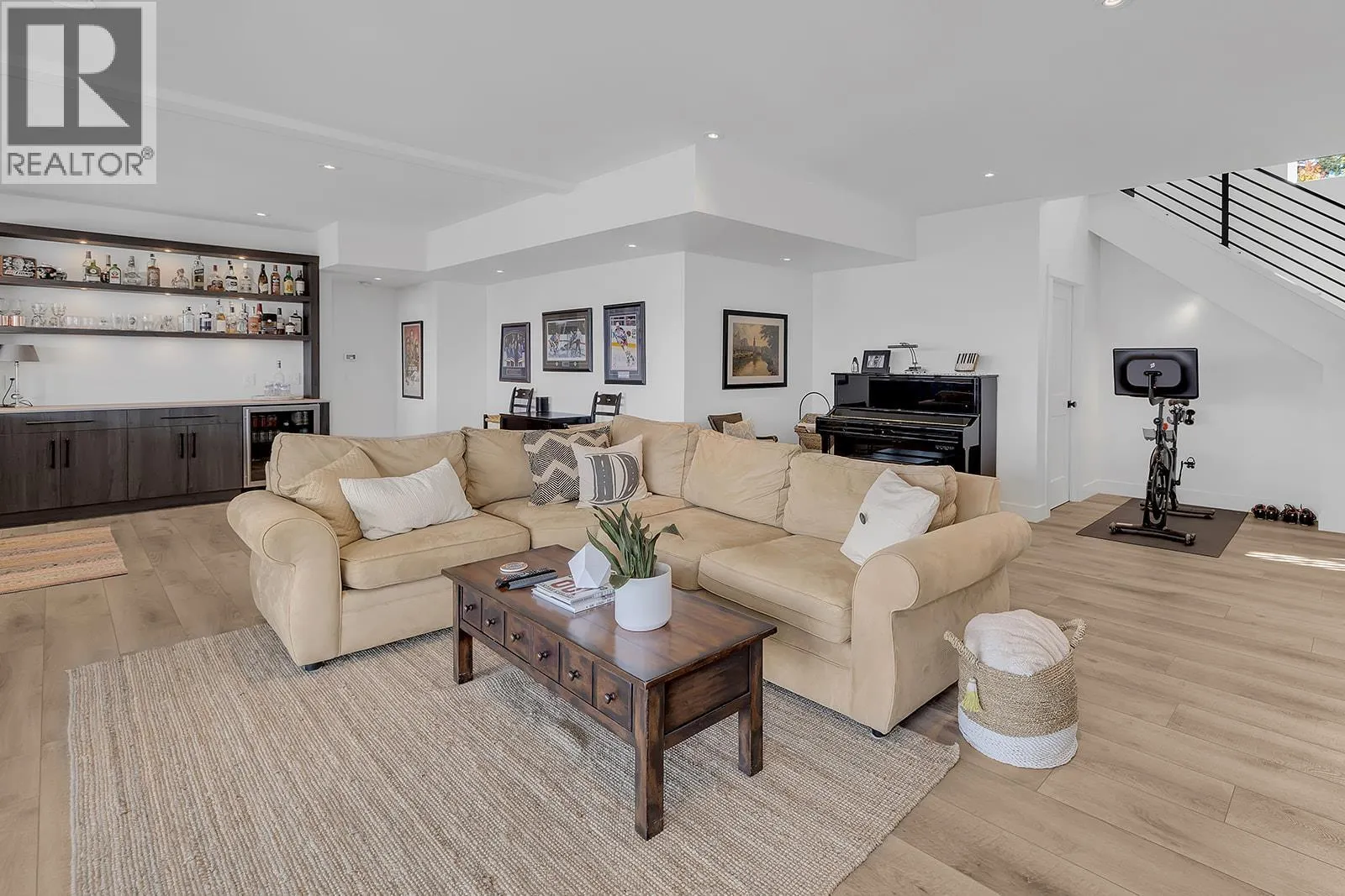 5670 Mountainside Court