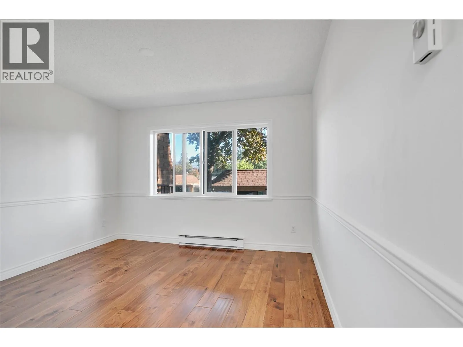 983 Bernard Avenue Unit# 206