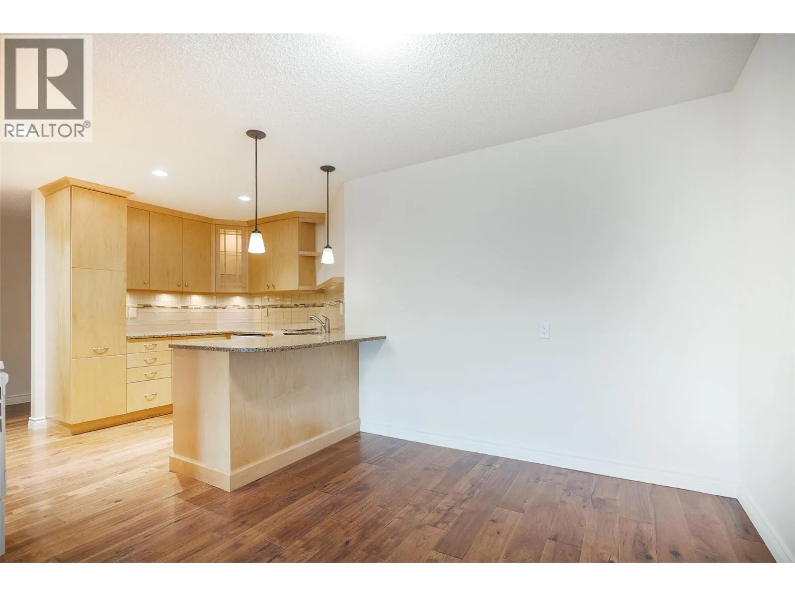 983 Bernard Avenue Unit# 206