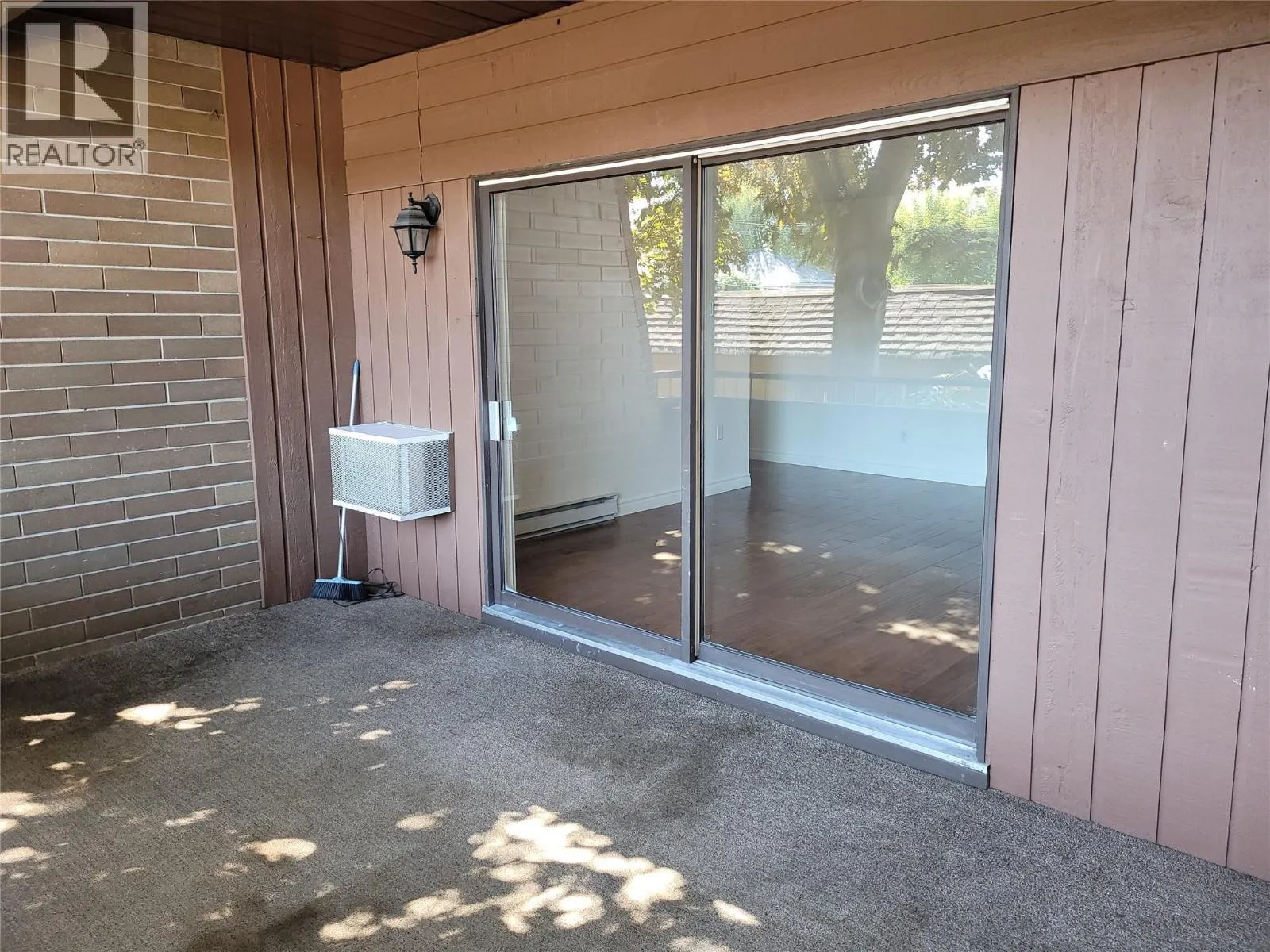 983 Bernard Avenue Unit# 206