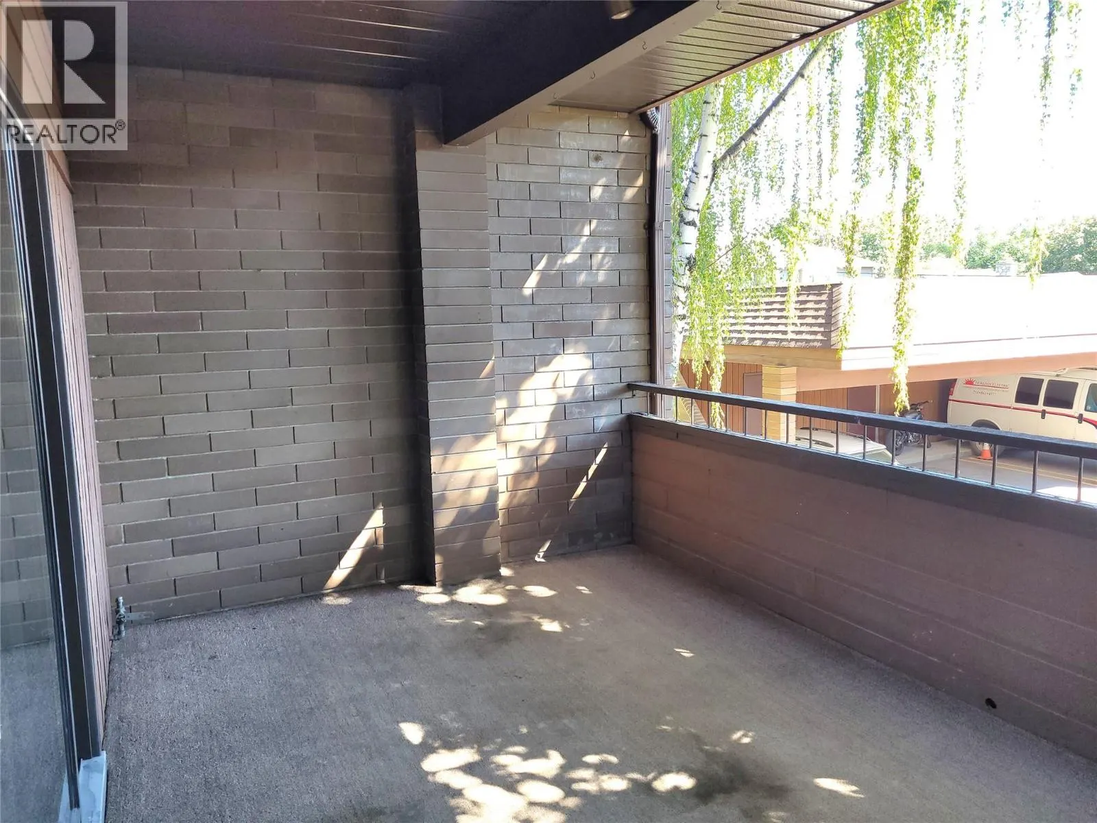 983 Bernard Avenue Unit# 206