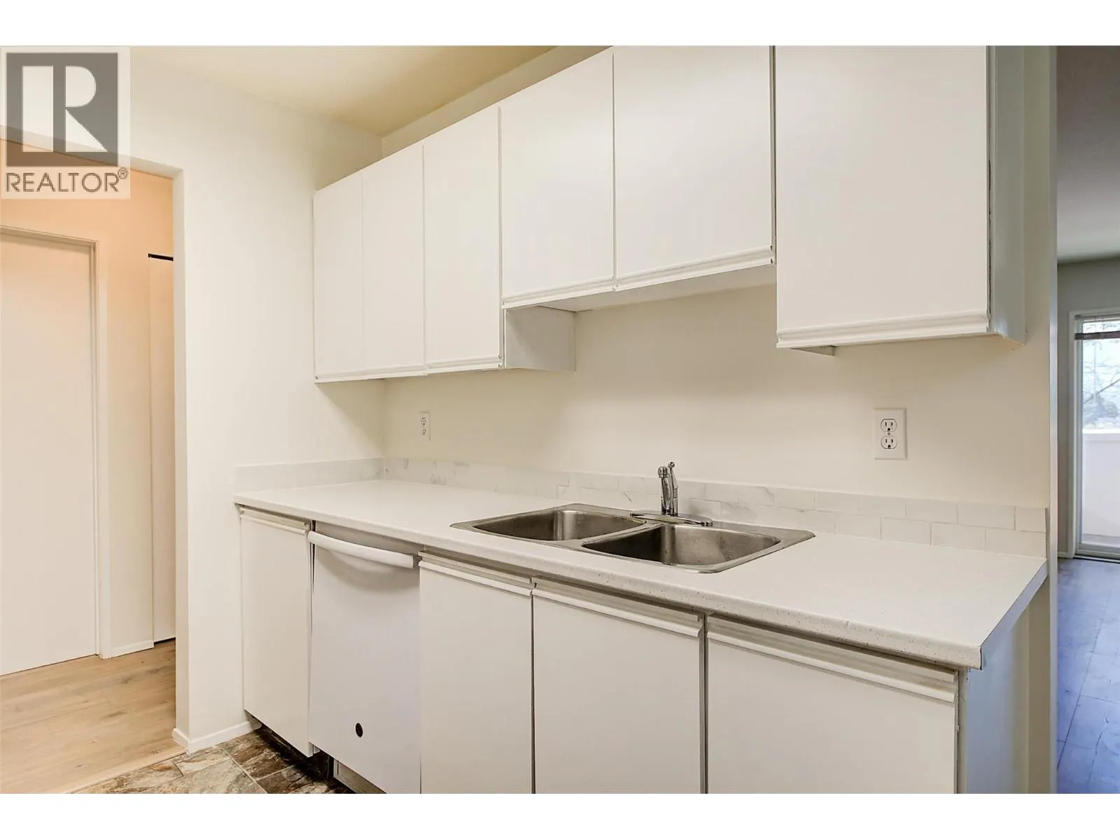 3180 De Montreuil Court Unit# 407