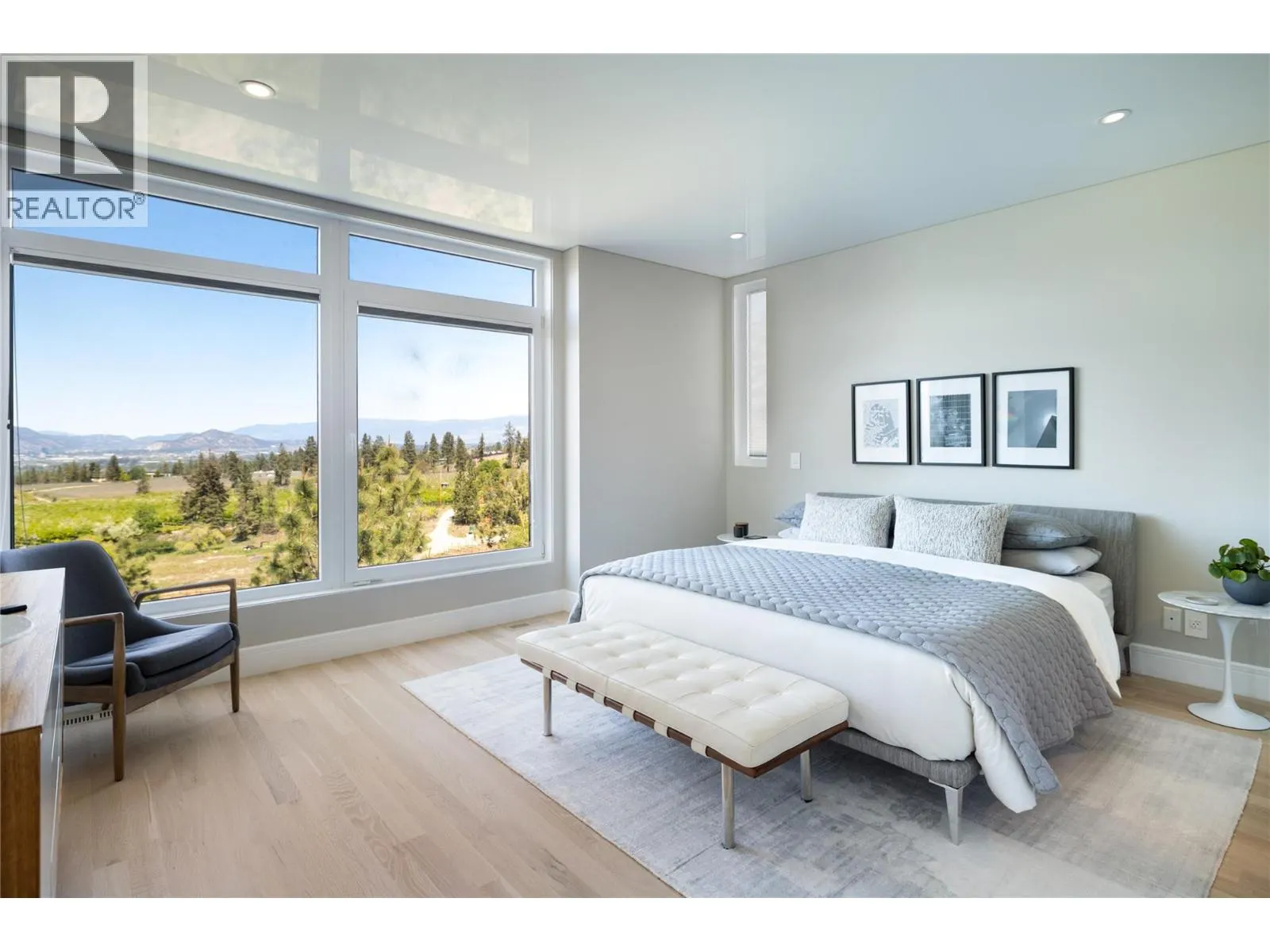 1076 Westpoint Drive