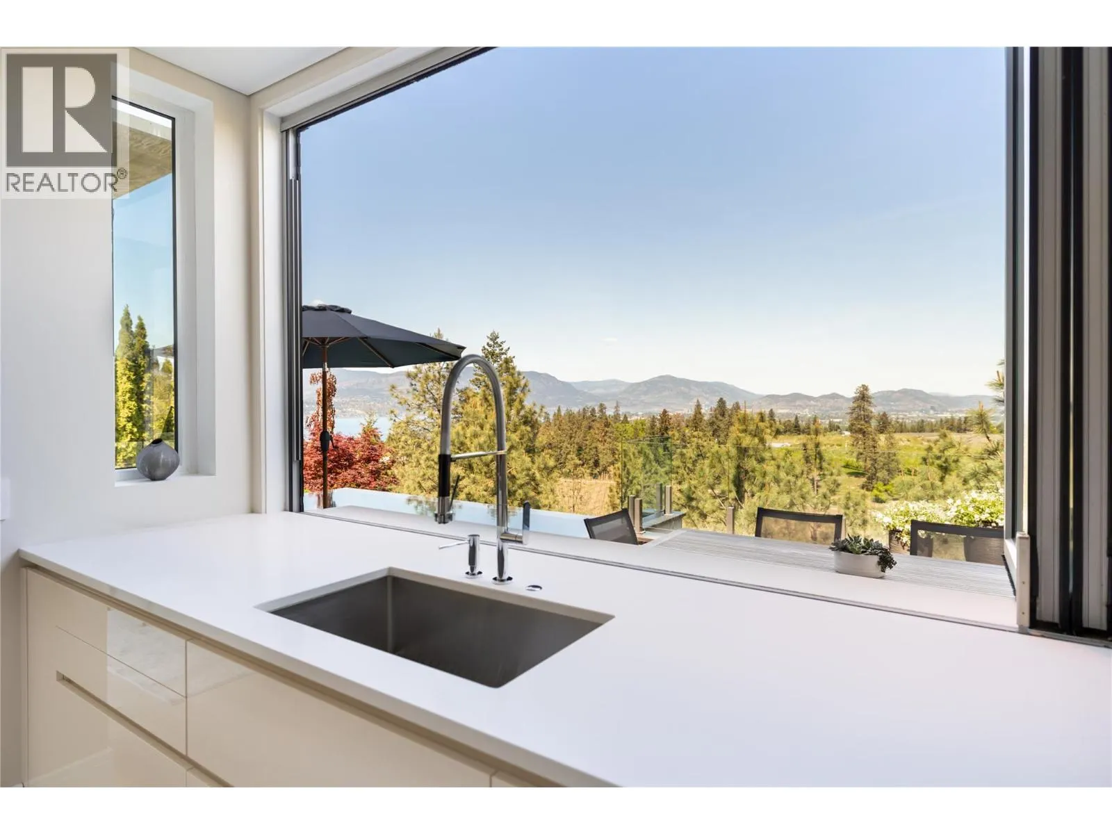 1076 Westpoint Drive