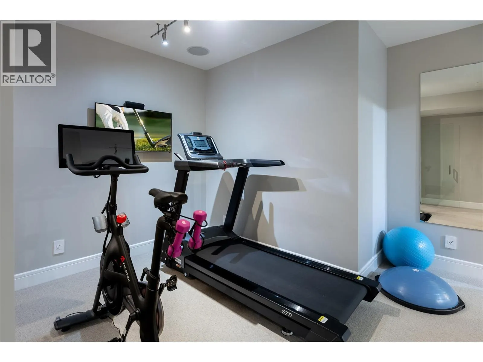 1076 Westpoint Drive