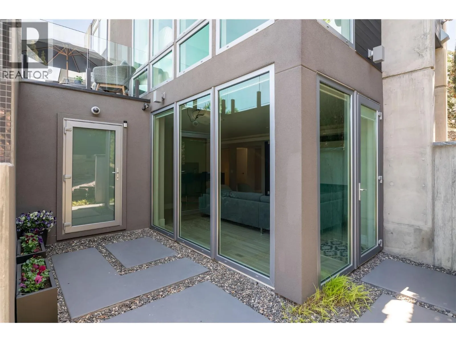 1076 Westpoint Drive