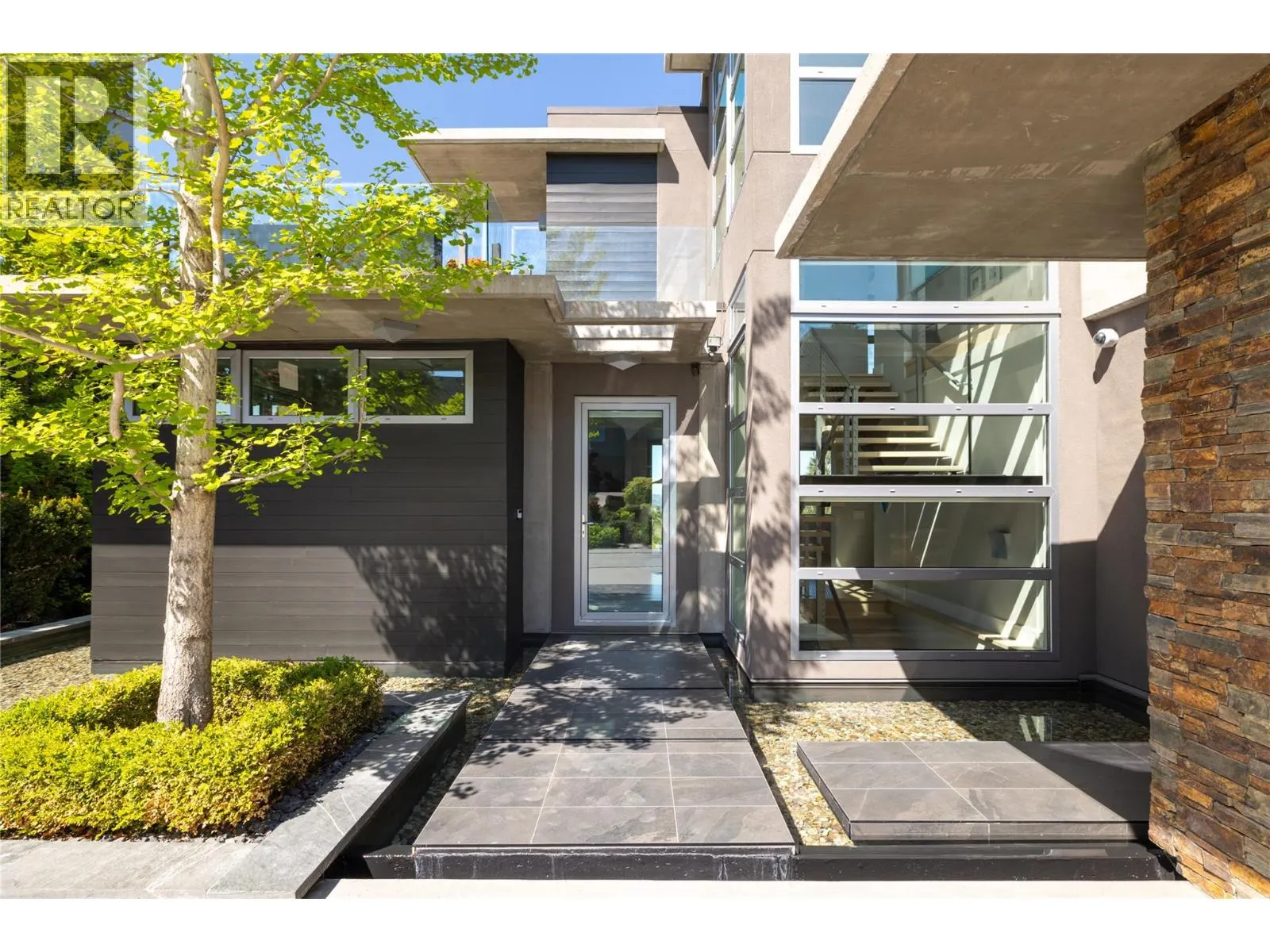 1076 Westpoint Drive