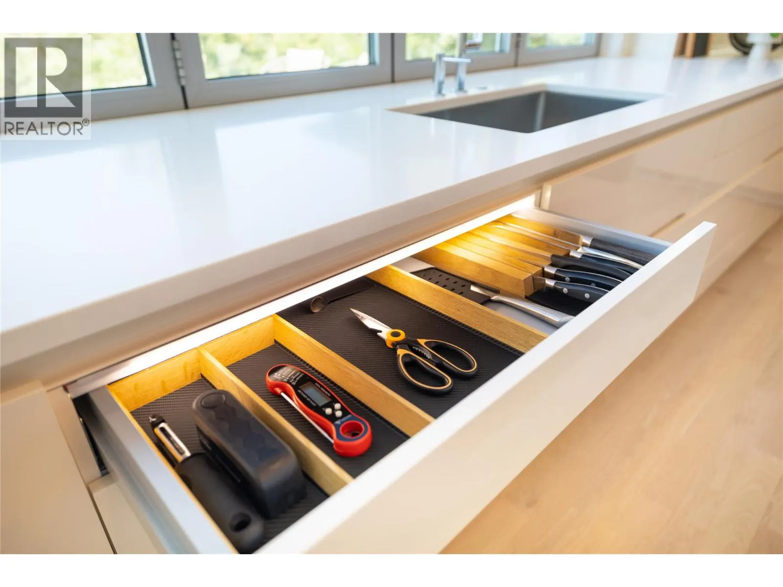 1076 Westpoint Drive