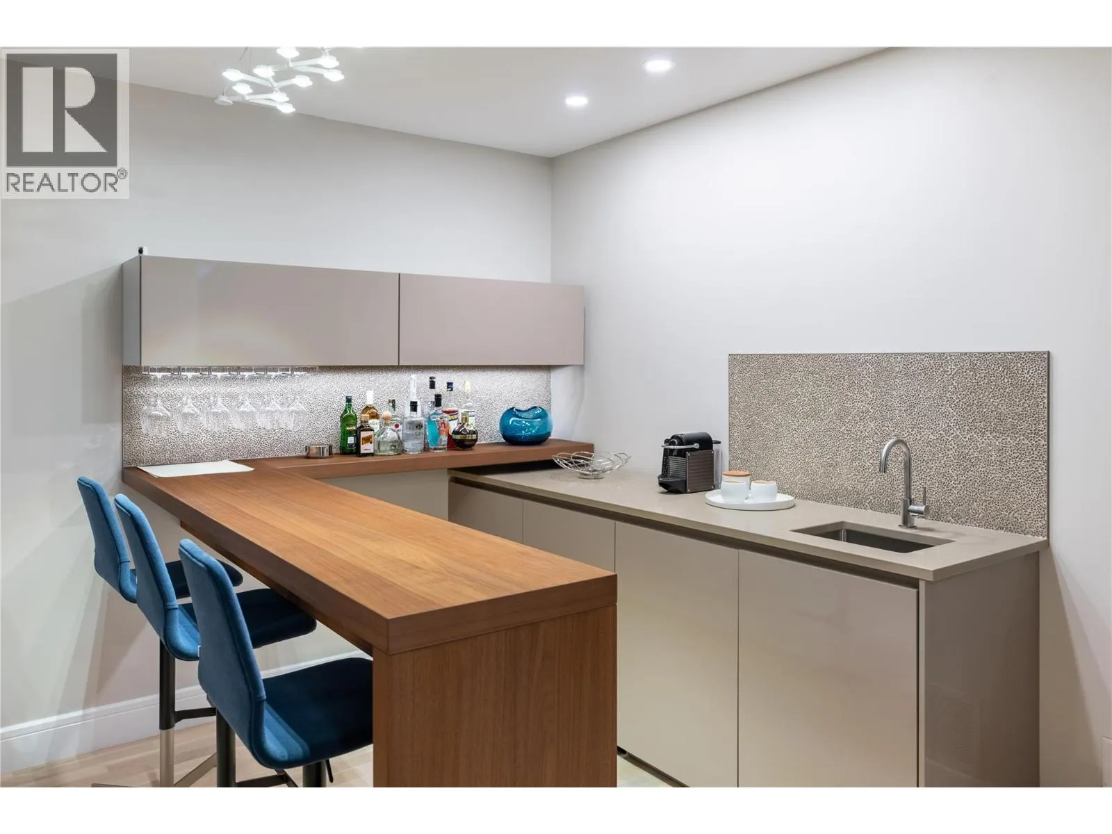 1076 Westpoint Drive