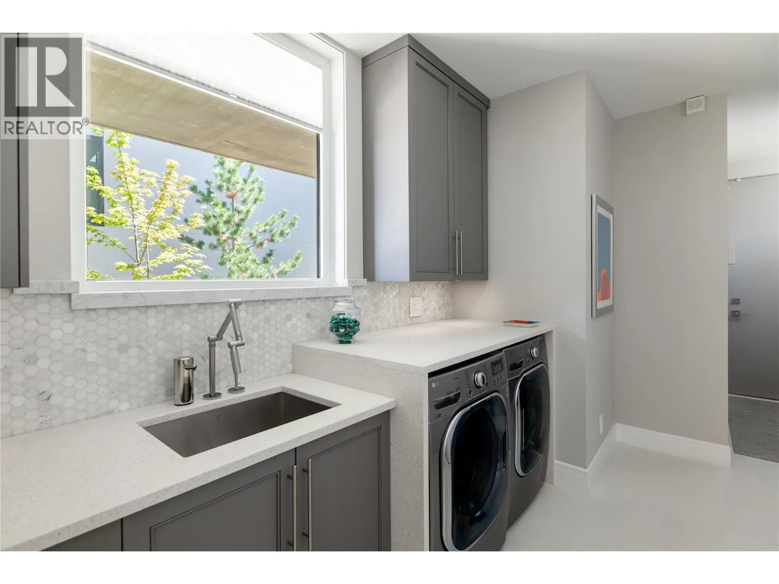 1076 Westpoint Drive