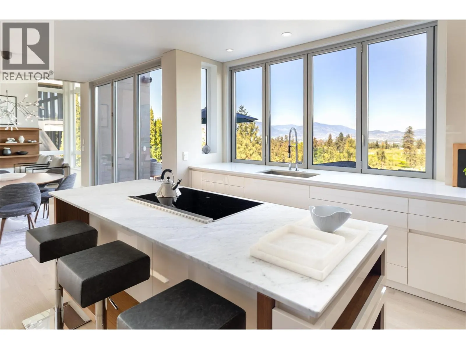 1076 Westpoint Drive