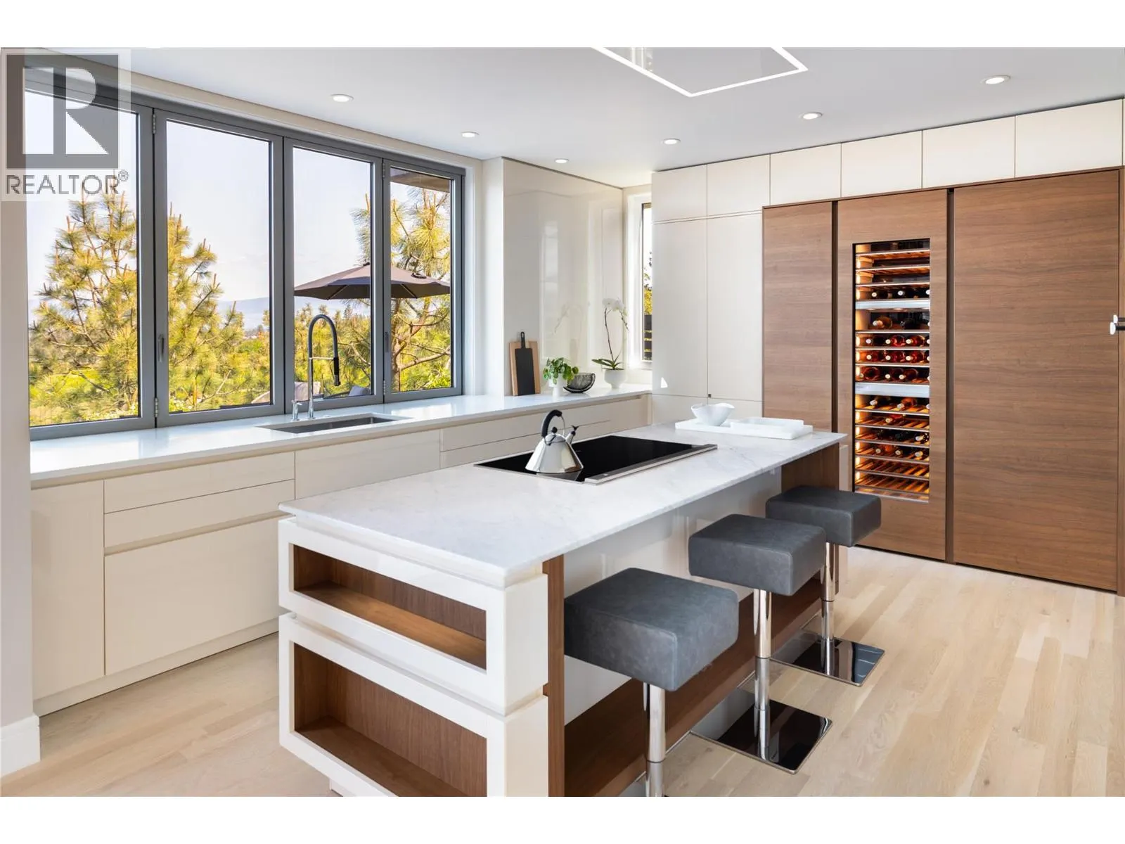 1076 Westpoint Drive